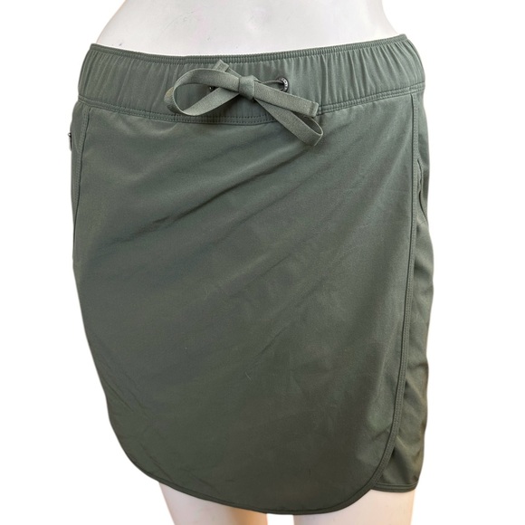 Patagonia “Fleetwith” Green Faux Wrap Casual Skort Size XS - Picture 1 of 9